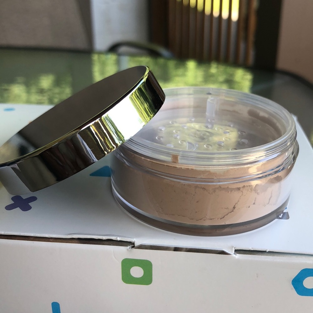 Makeup - Picture 3 of 8